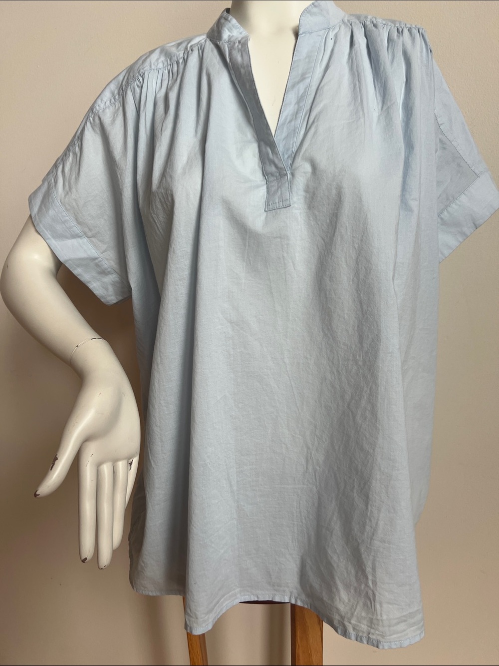 Light Blue Short-Sleeve v neck Cotton Shirt NWT